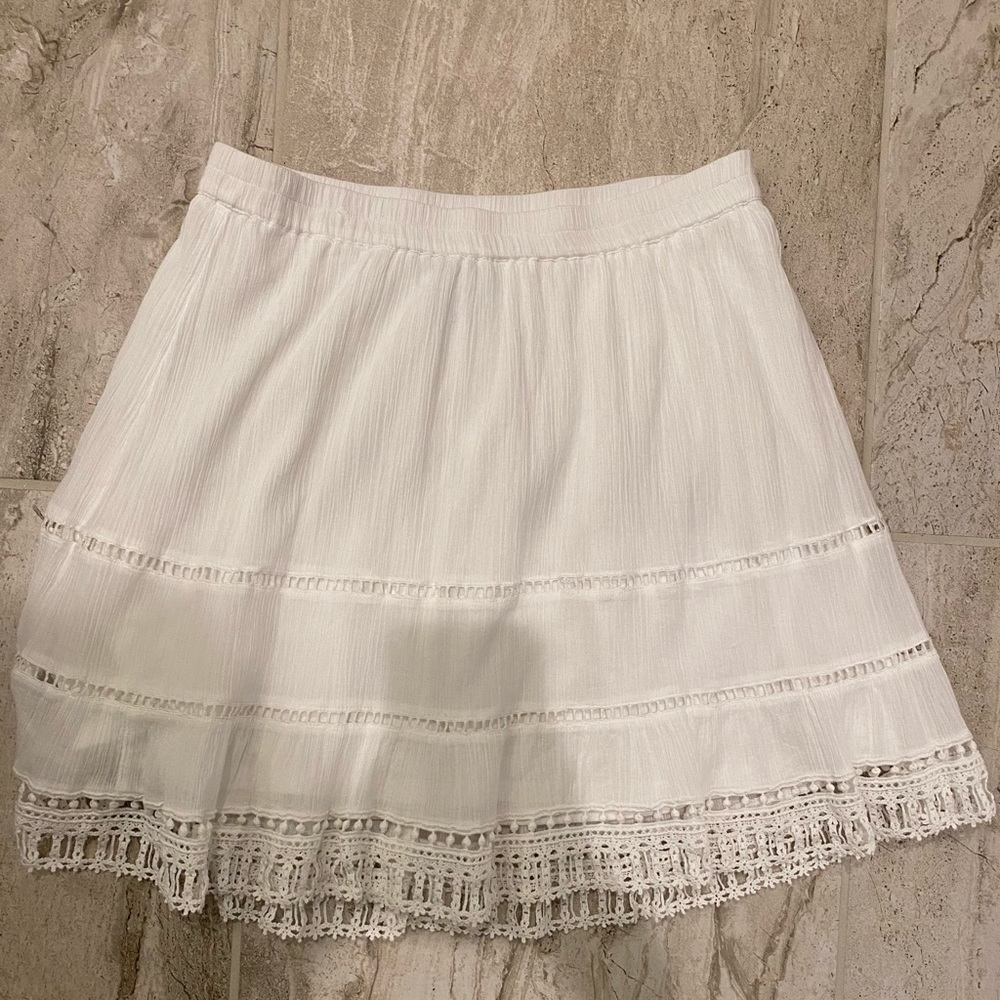 White Old Navy skirt